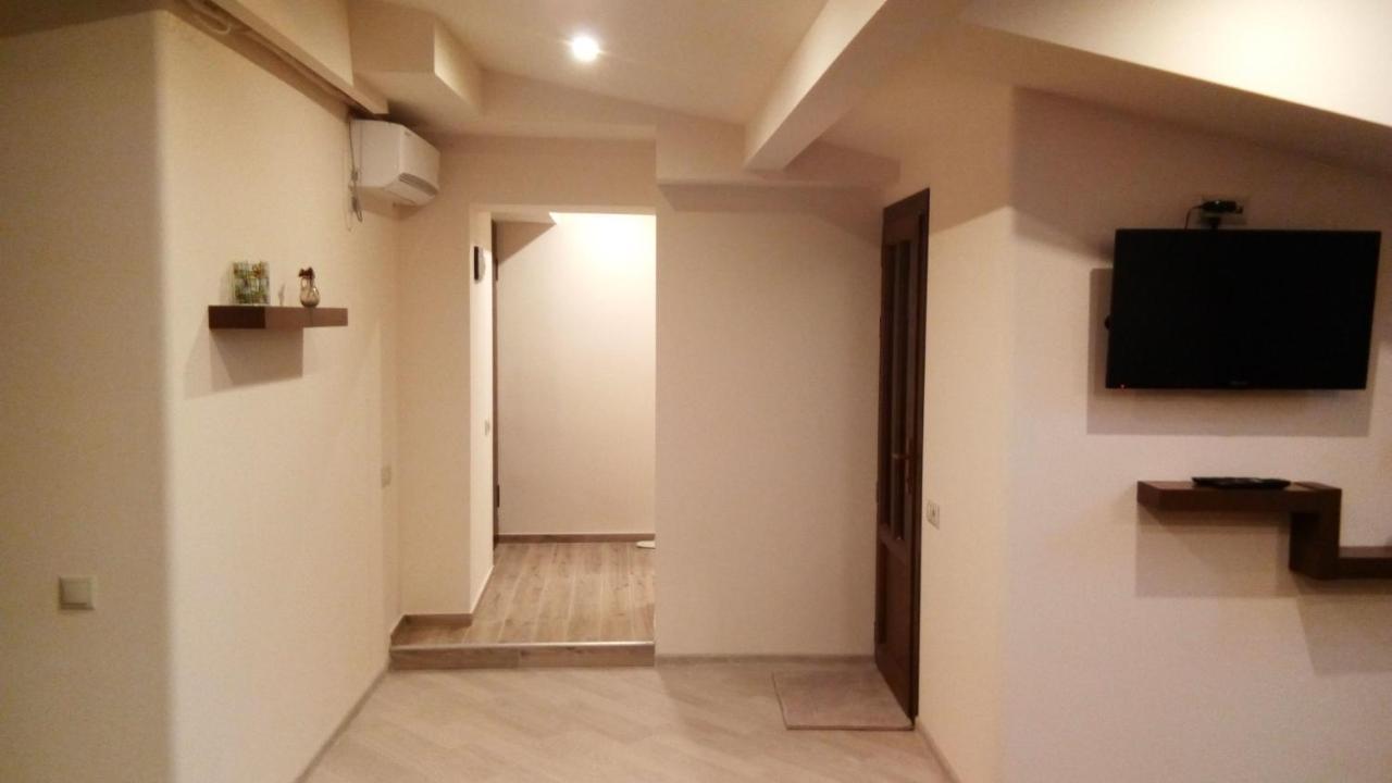 Lily'S Apartment Yerevan Ngoại thất bức ảnh